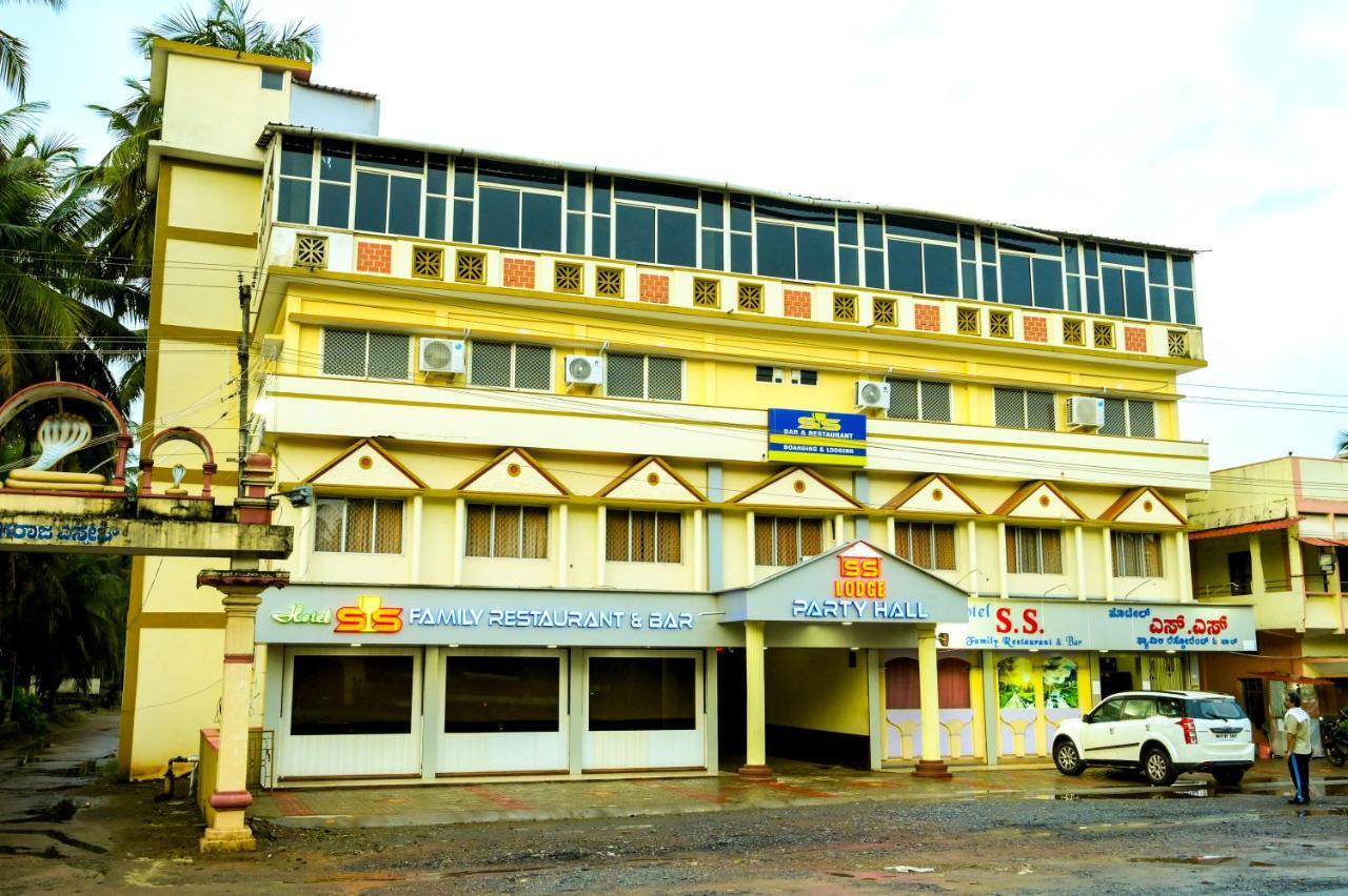 S S Residency Hotel Padubidri Exterior foto