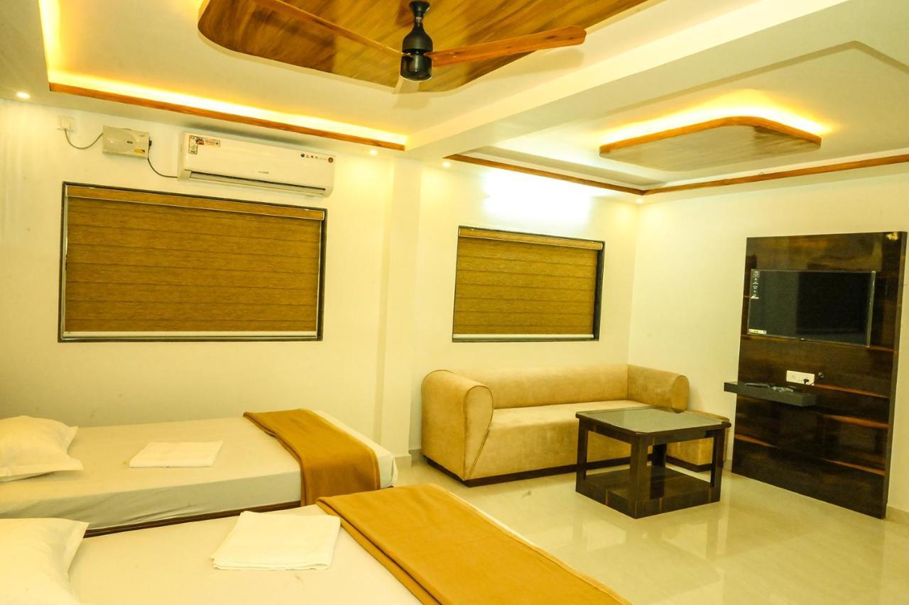 S S Residency Hotel Padubidri Exterior foto