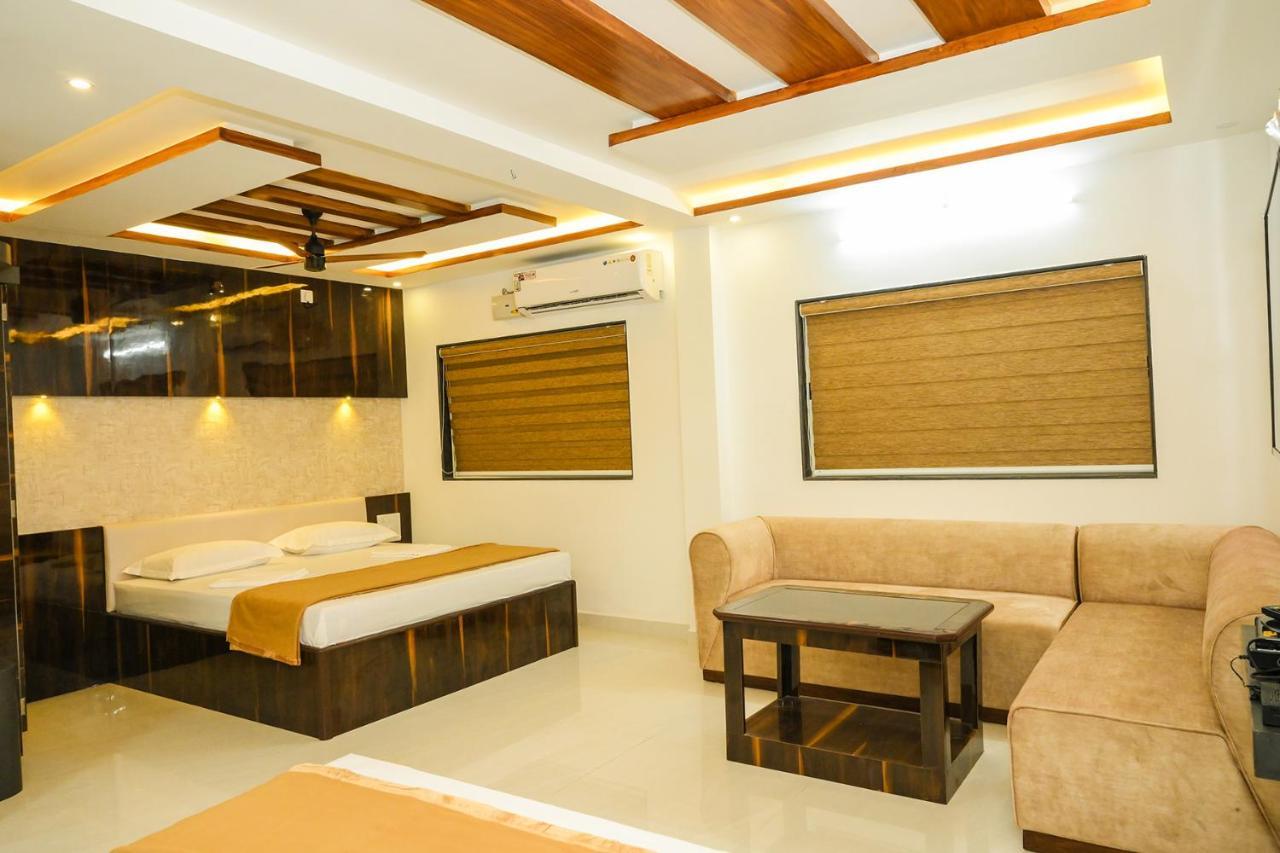 S S Residency Hotel Padubidri Exterior foto