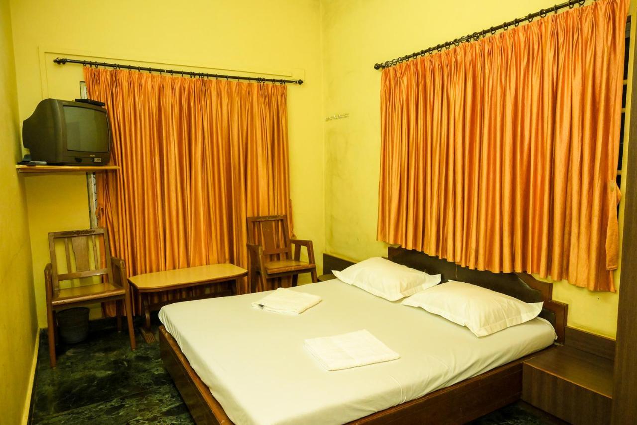 S S Residency Hotel Padubidri Exterior foto