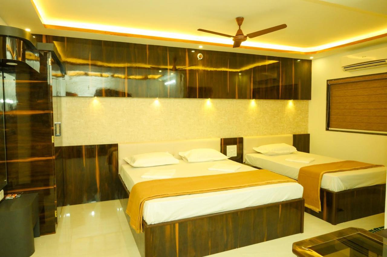 S S Residency Hotel Padubidri Exterior foto